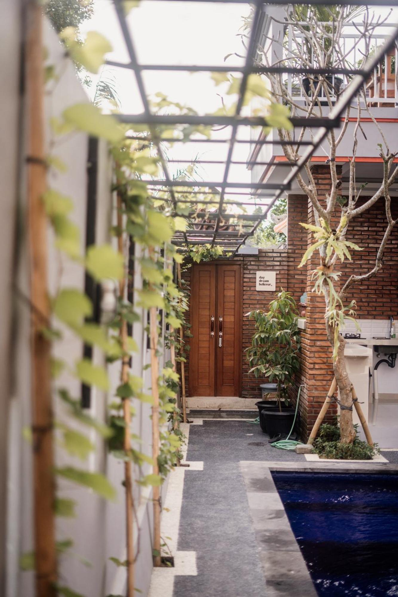 Pondok Yogi Guest House Canggu Екстериор снимка